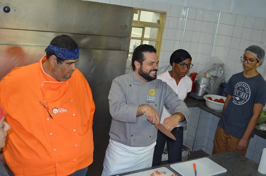 PRIMEIRA AULA DO PROJETO NOSSA COZINHA FOI UM SUCESSO
