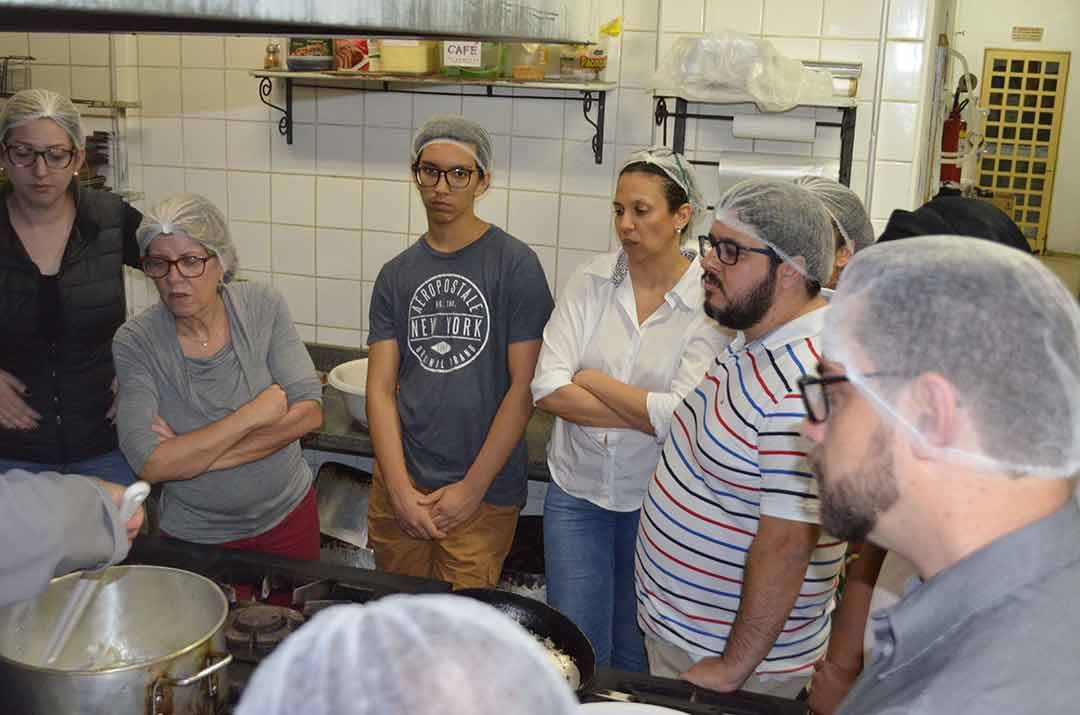 PRIMEIRA AULA DO PROJETO NOSSA COZINHA FOI UM SUCESSO