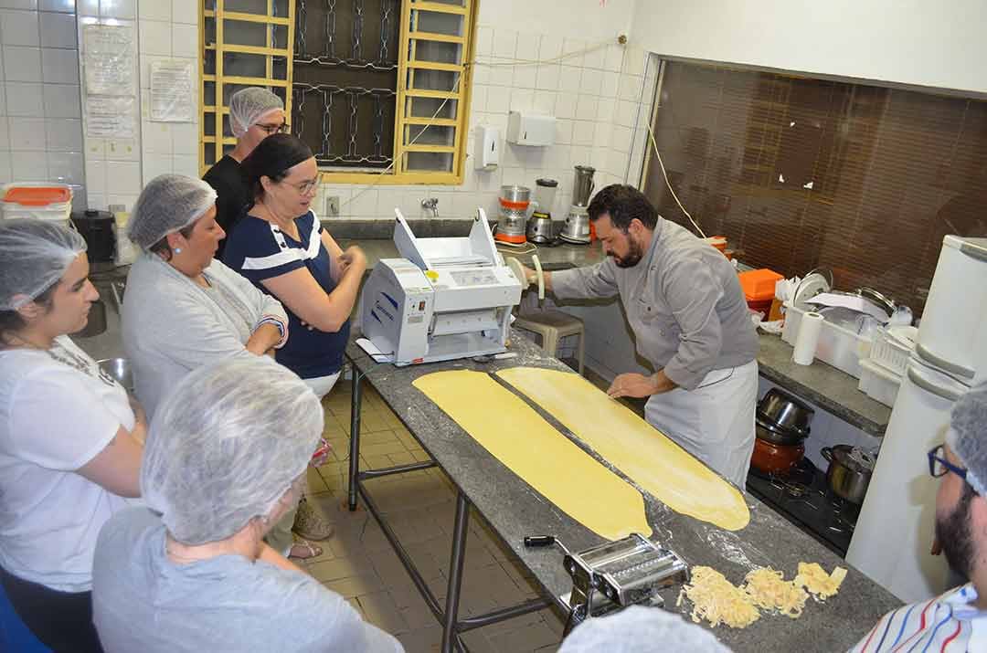 PRIMEIRA AULA DO PROJETO NOSSA COZINHA FOI UM SUCESSO