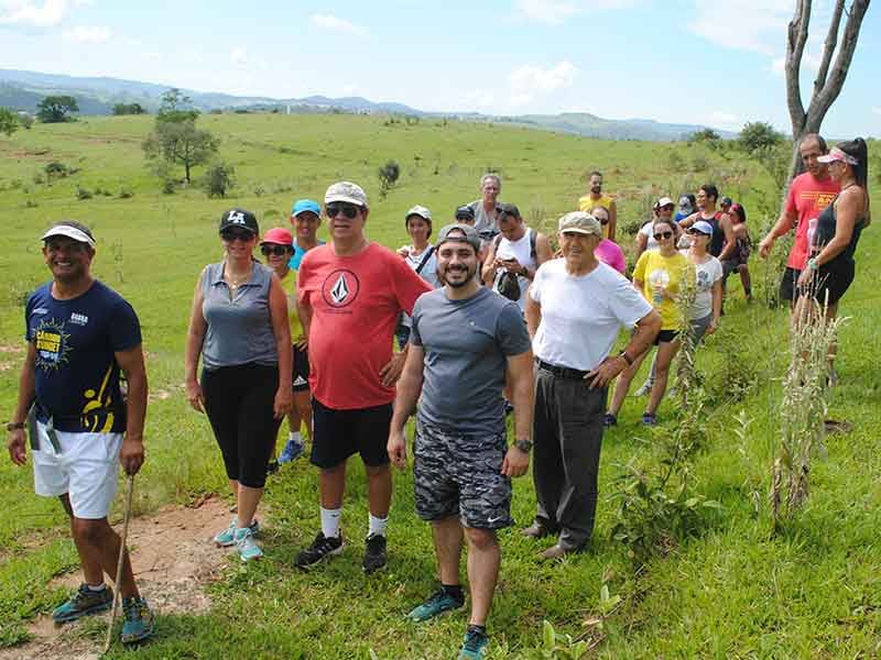 caminhada em trilha campins005