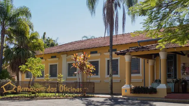 Fachada do Armazém das Oficinas, na fazenda do Cândido Ferreira em Sousas
