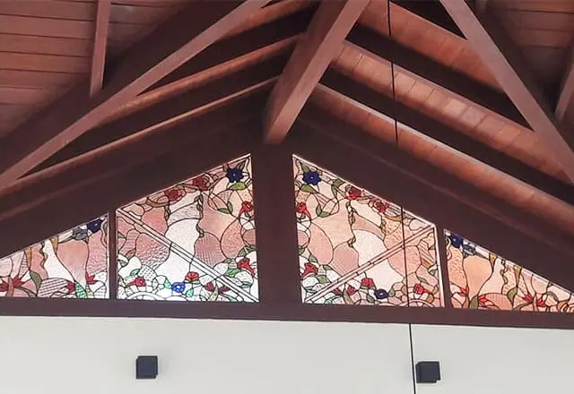VITRAL EM FACHADA RESIDENCIAL