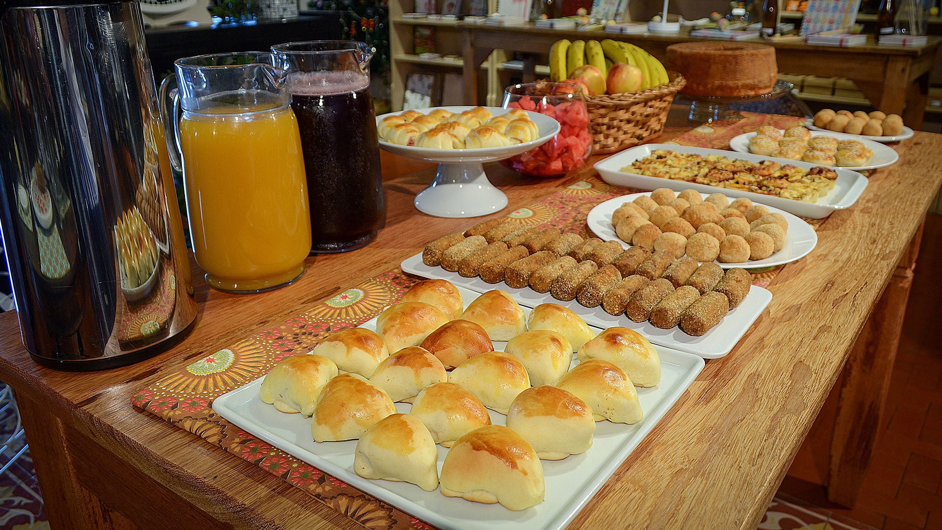 Fornecimento e entrega de café da manhã e lanche da tarde para Empresas